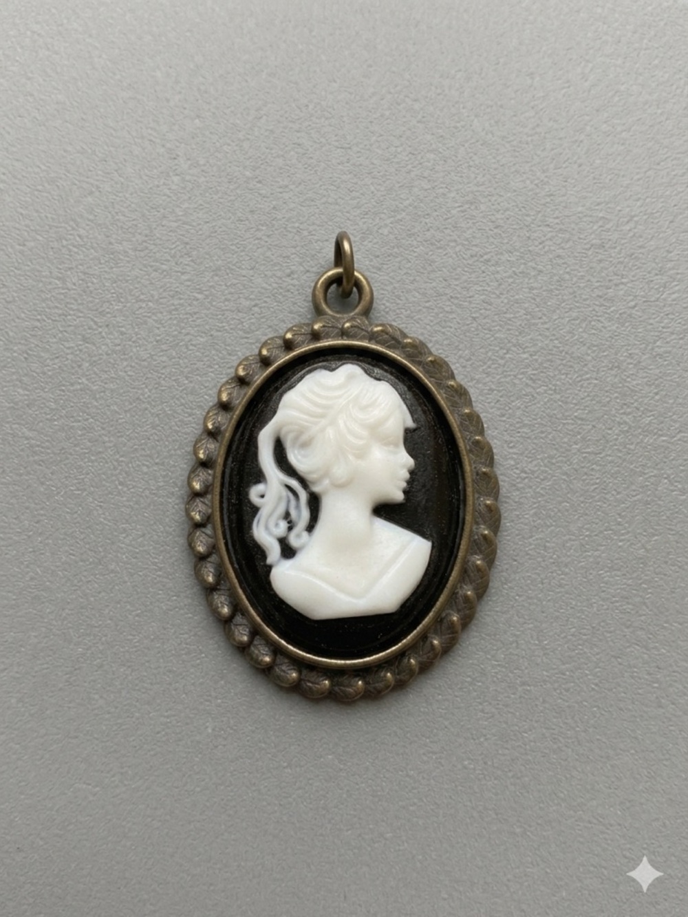 Vintage Mid-Century Style Cameo Pendant
